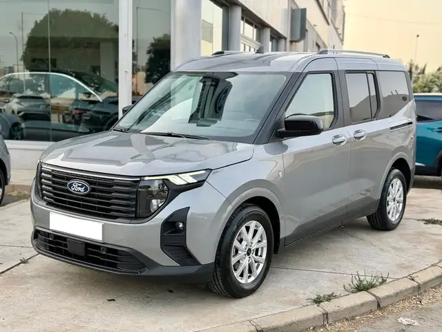 Ford Tourneo Courier 1.0 Ecoboost Titanium
