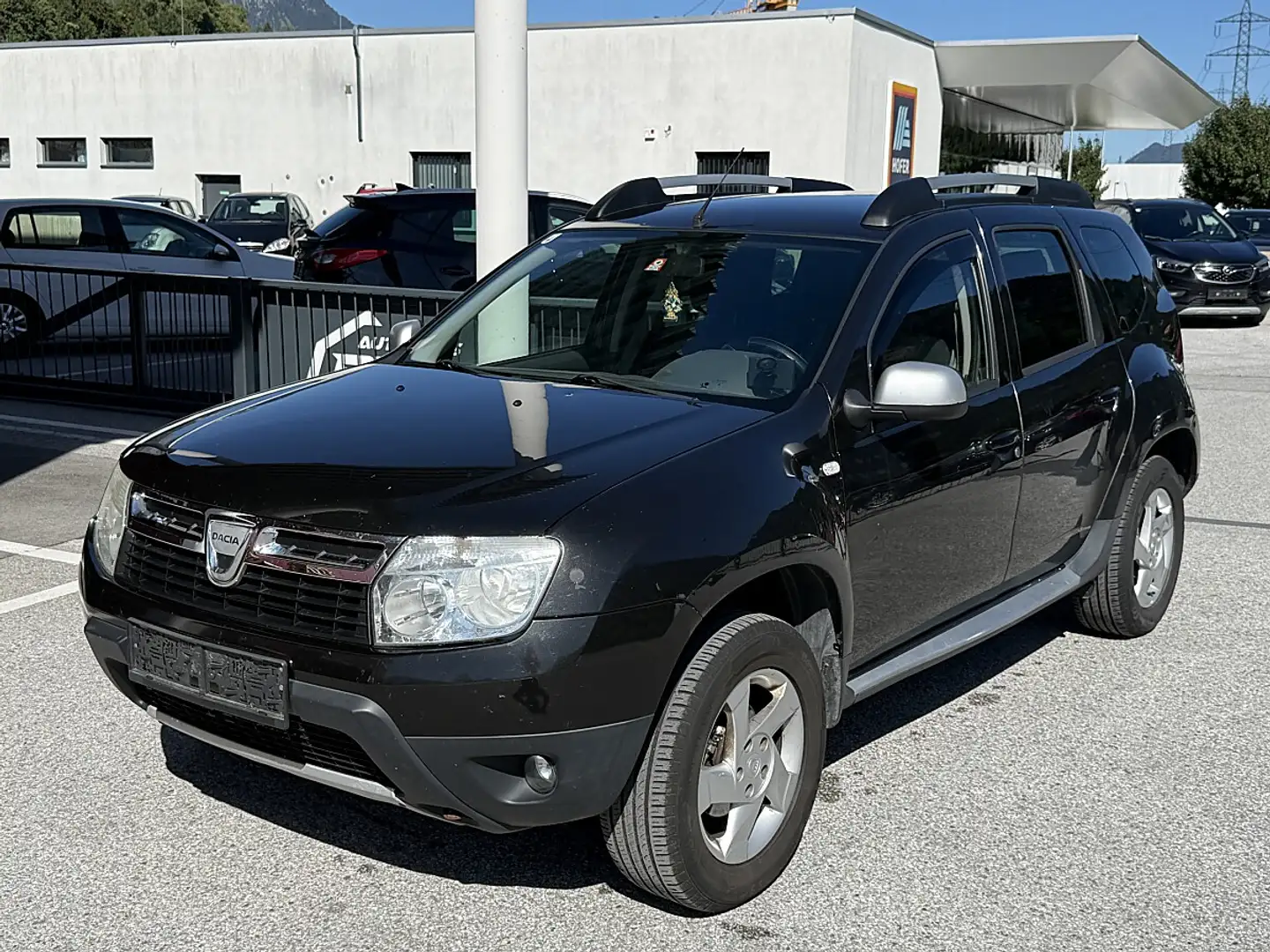 Dacia Duster Laureate 4x2 Export Schwarz - 1