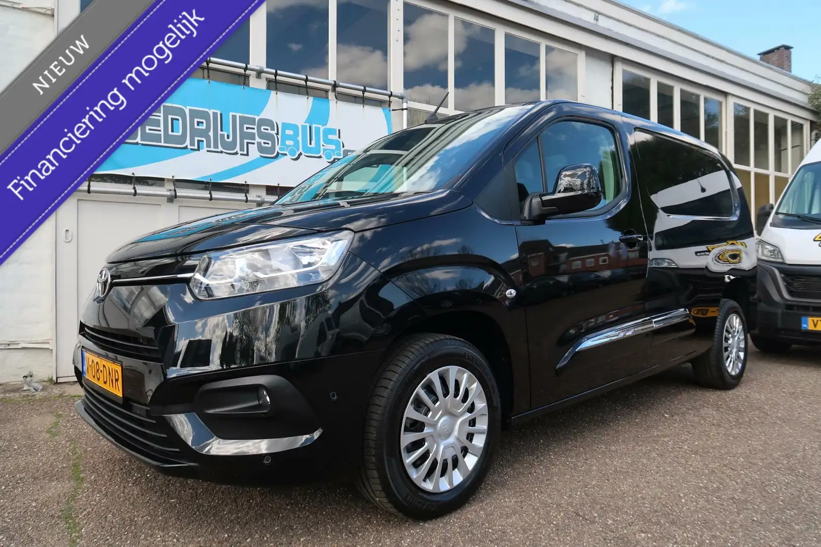 Toyota Proace City Toyota GARANTIE | L2H1 | NIEUW & DIRECT LEVERBAAR Zwart - 1