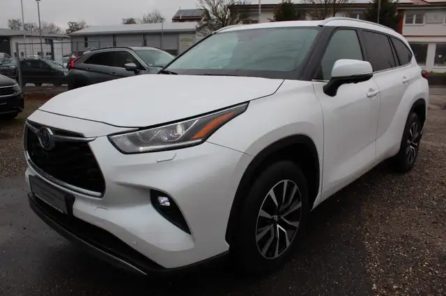 Toyota Highlander Hybrid Luxury*7-Sitzer*PANO*1.Hd.*ACC