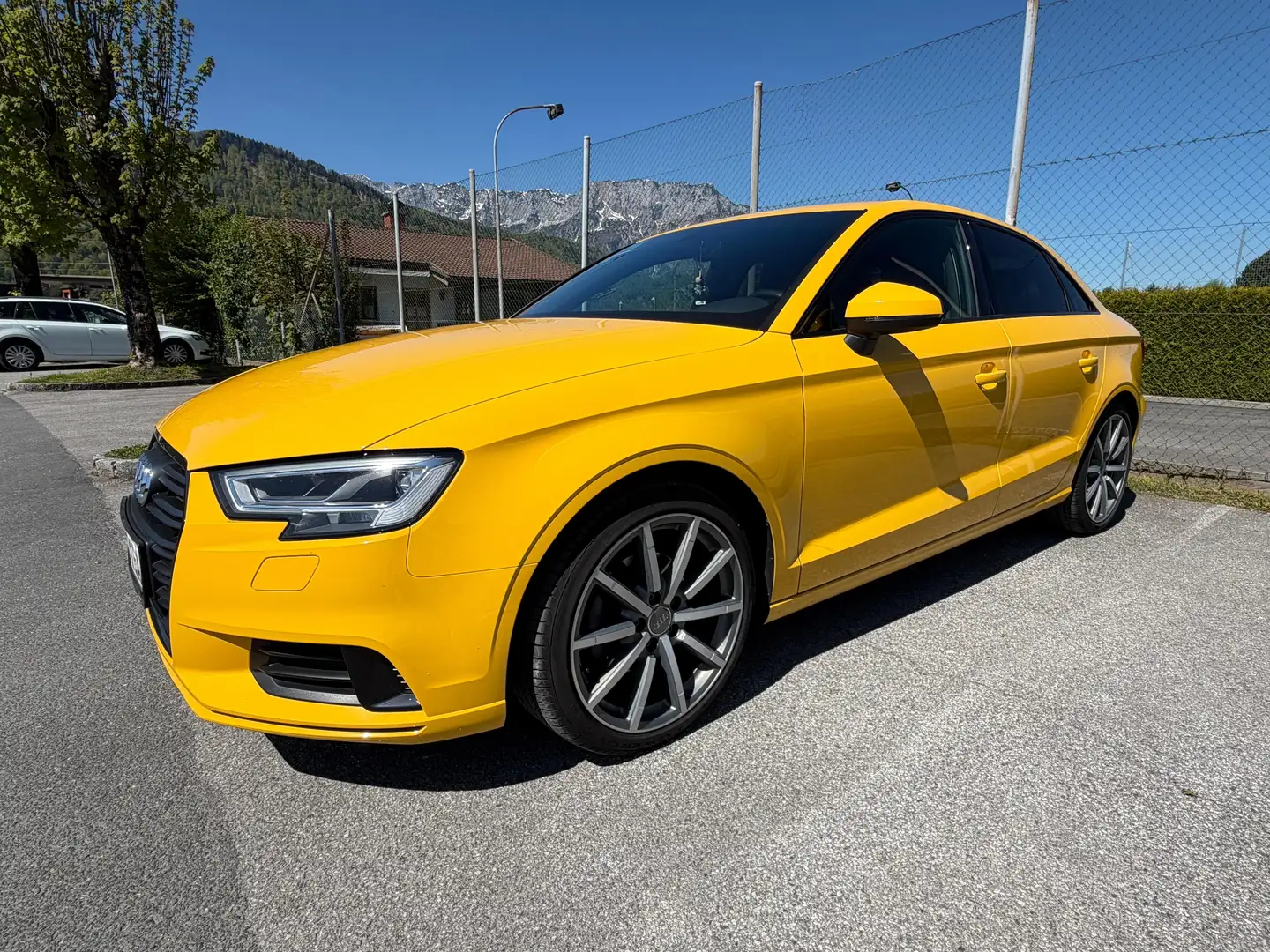 Audi A3 A3 Limousine 1,6 TDI S-tronic Sport Gelb - 2