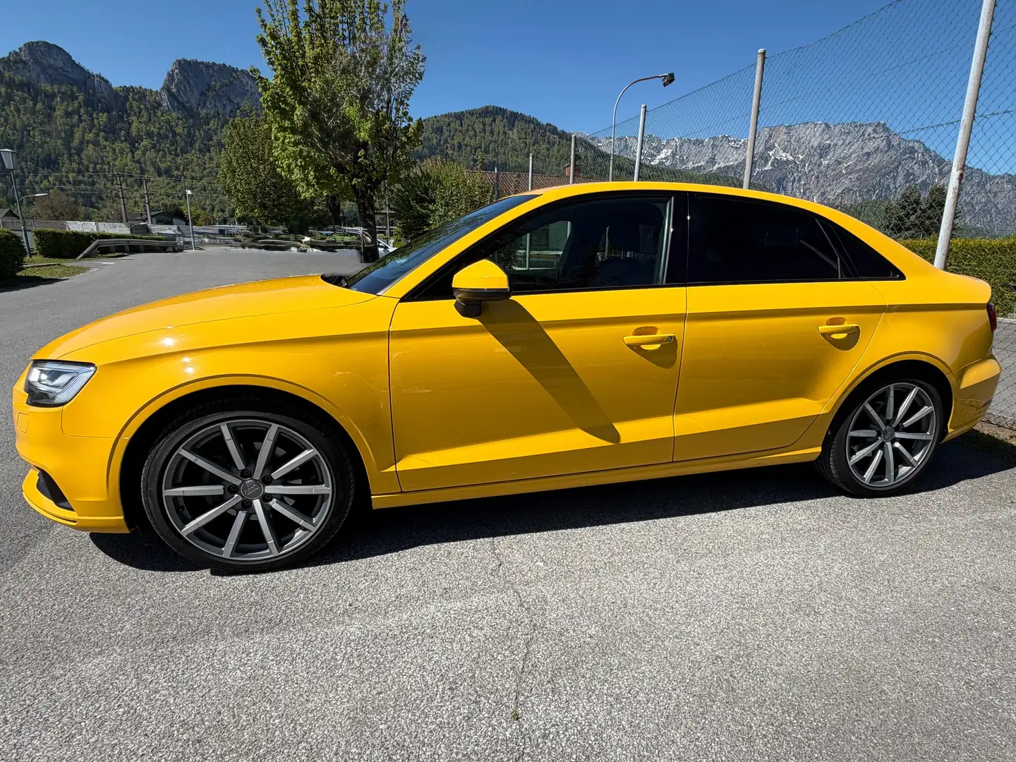 Audi A3 A3 Limousine 1,6 TDI S-tronic Sport Gelb - 1