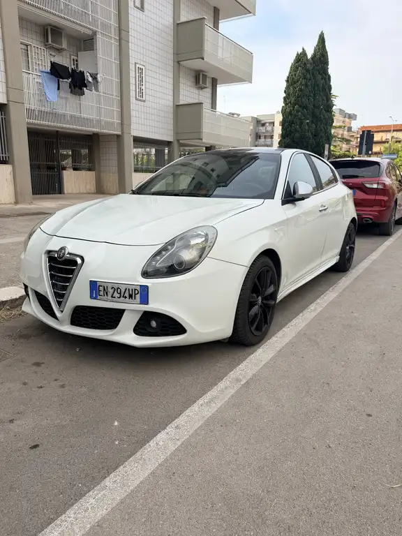 Alfa Romeo Giulietta 2012 из Европы — купить под ключ