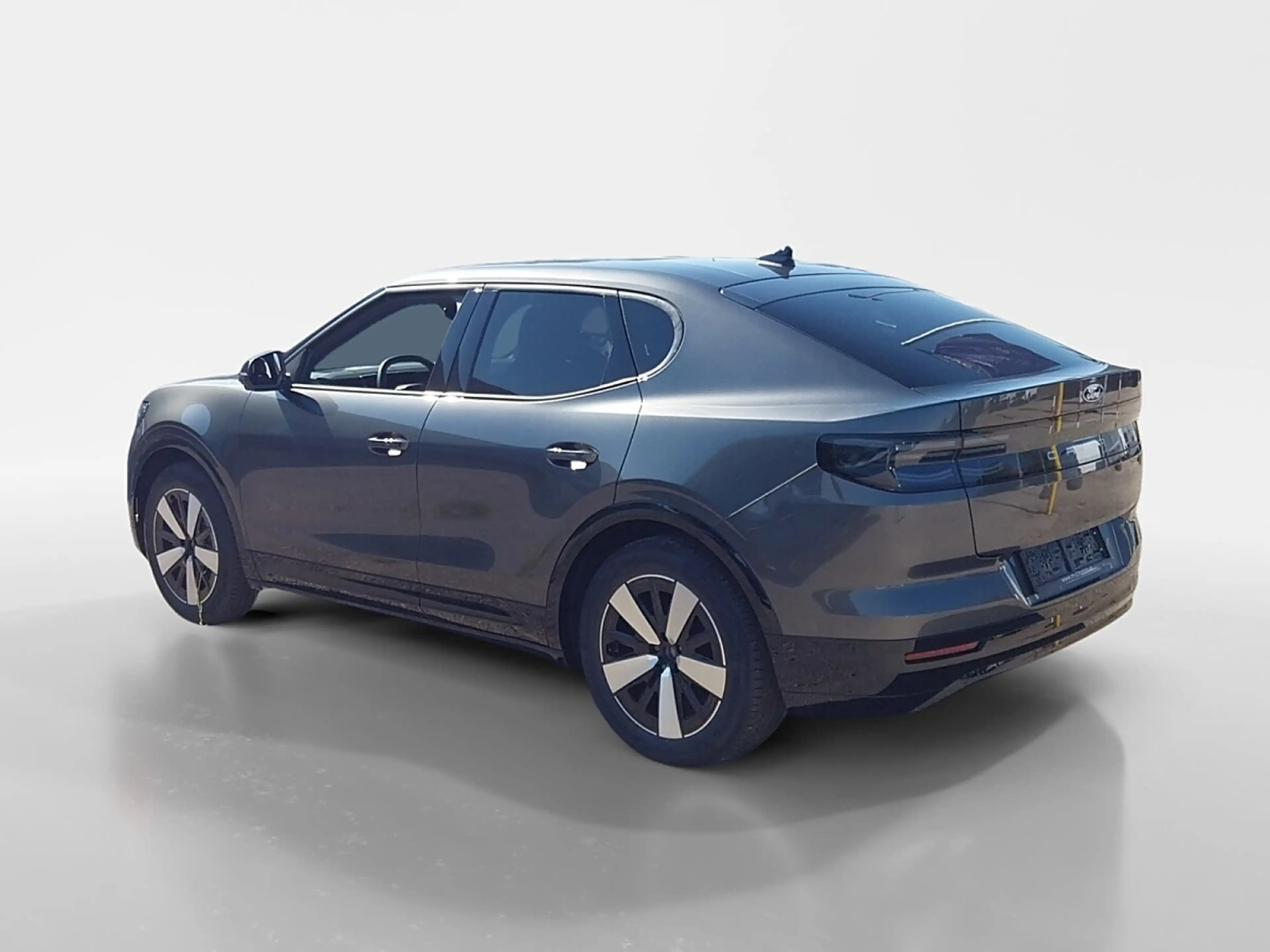 Ford Capri Extended Range 79kWh RWD Select — photo 3