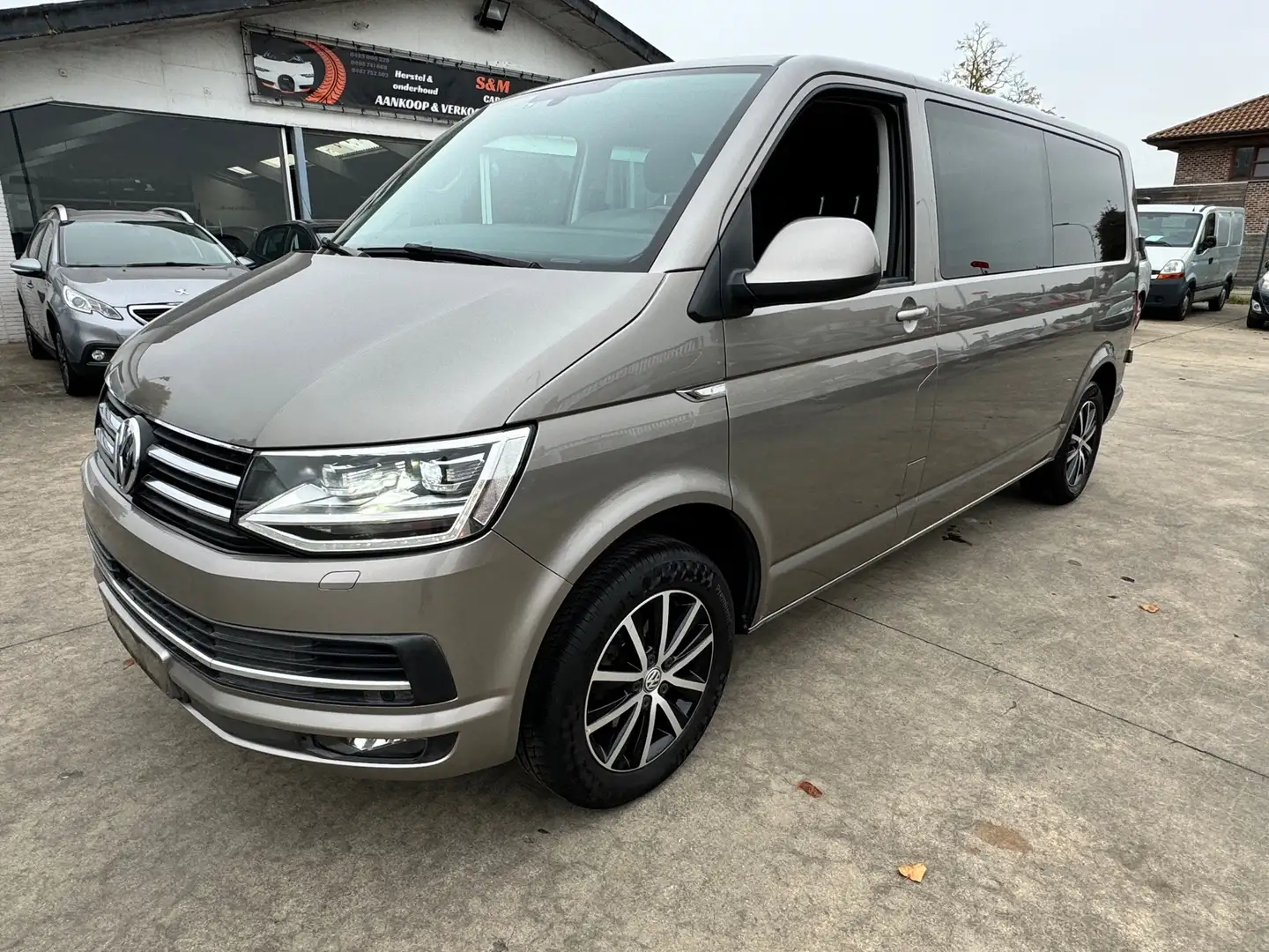 Volkswagen T6.1 Transporter Volkswagen Transporter T6 2L TDi  Automaat Brons - 1