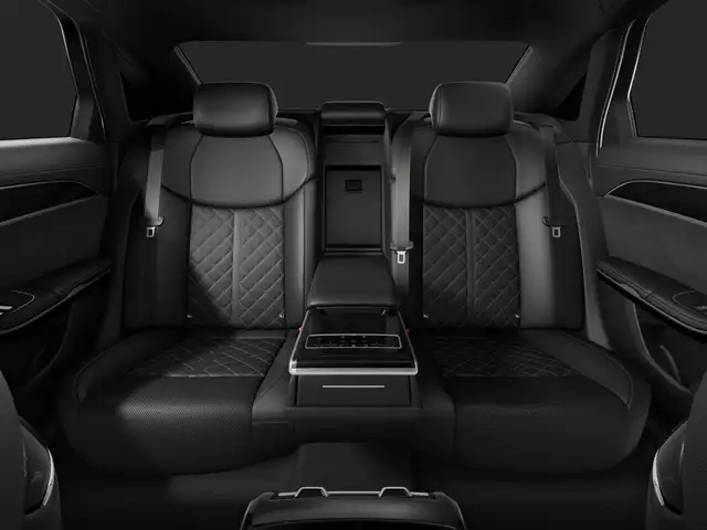 Audi S8 view 10
