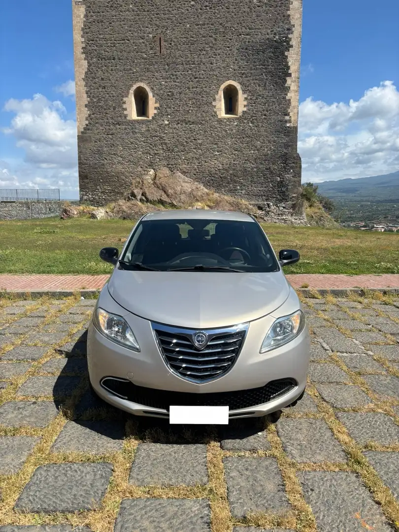 Lancia Ypsilon 1.2 69 CV 5 porte S&S Gold Oro - 1