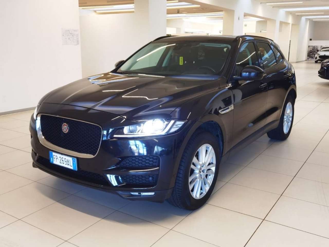 Jaguar F-Pace 2.0 D 180 CV aut. Pure