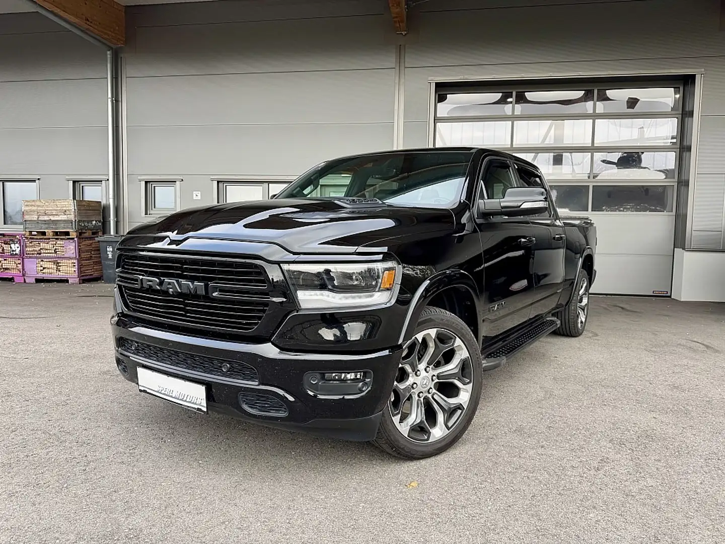 Dodge RAM RAM 1500 Crew Cab Long Bed Black Edition Noir - 1