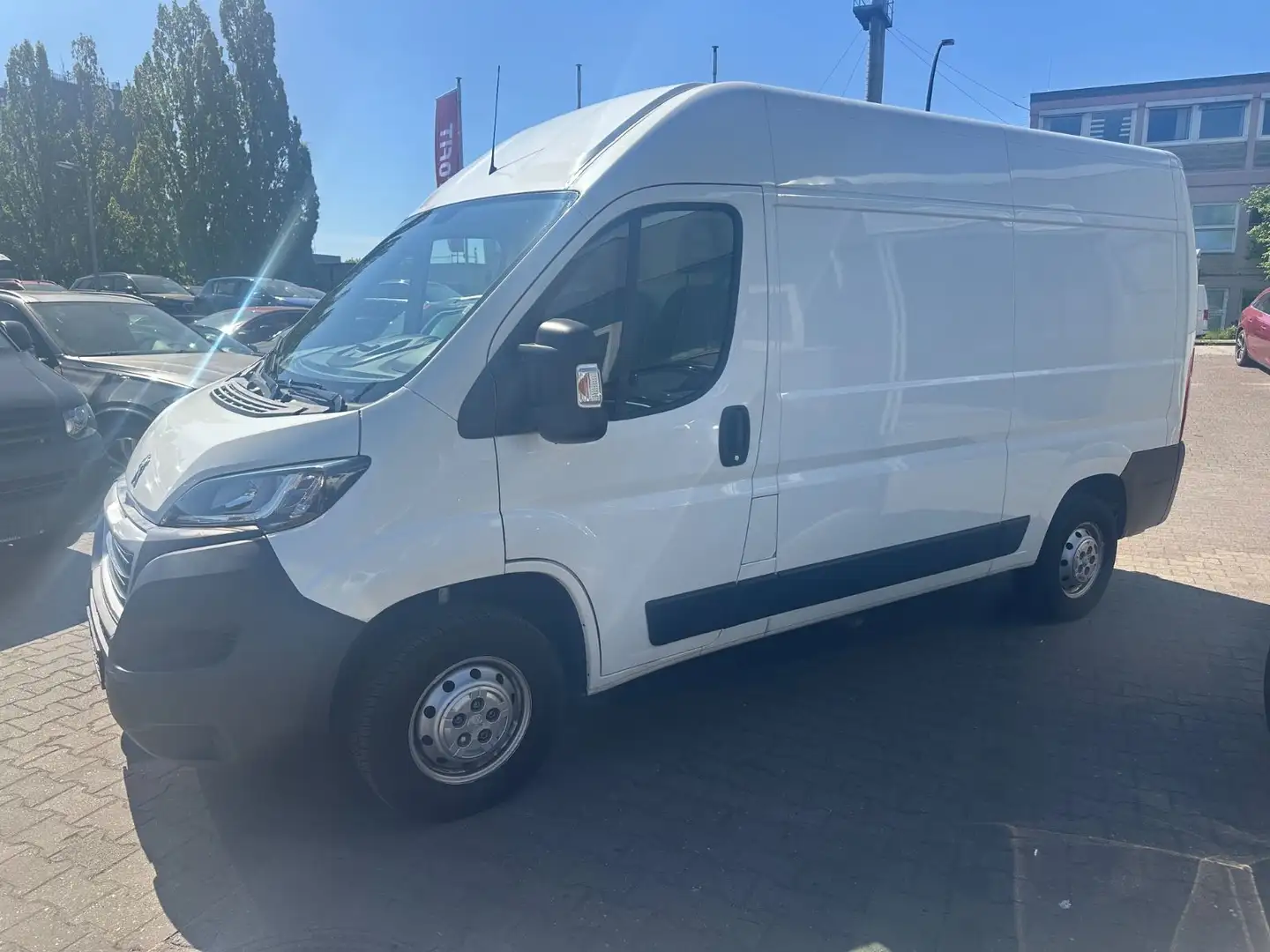 Peugeot Boxer Hochraum 333 L2H2 Pro BlueHDi 120 S 1.Hand Weiß - 2