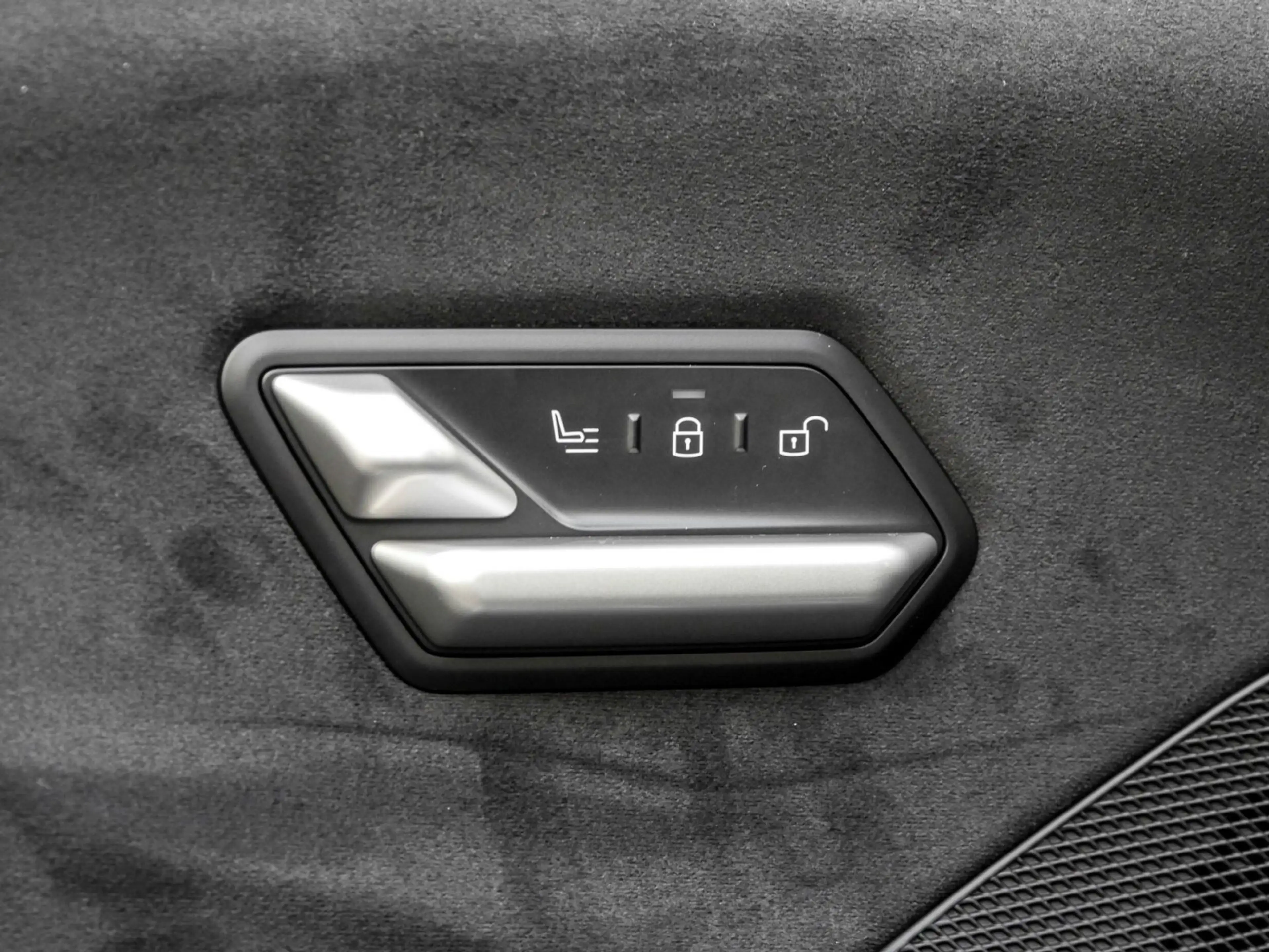 BMW iX3 40 M SPORT PRO+AHK+H/K+HuD+PANO+DA PLUS — photo 15