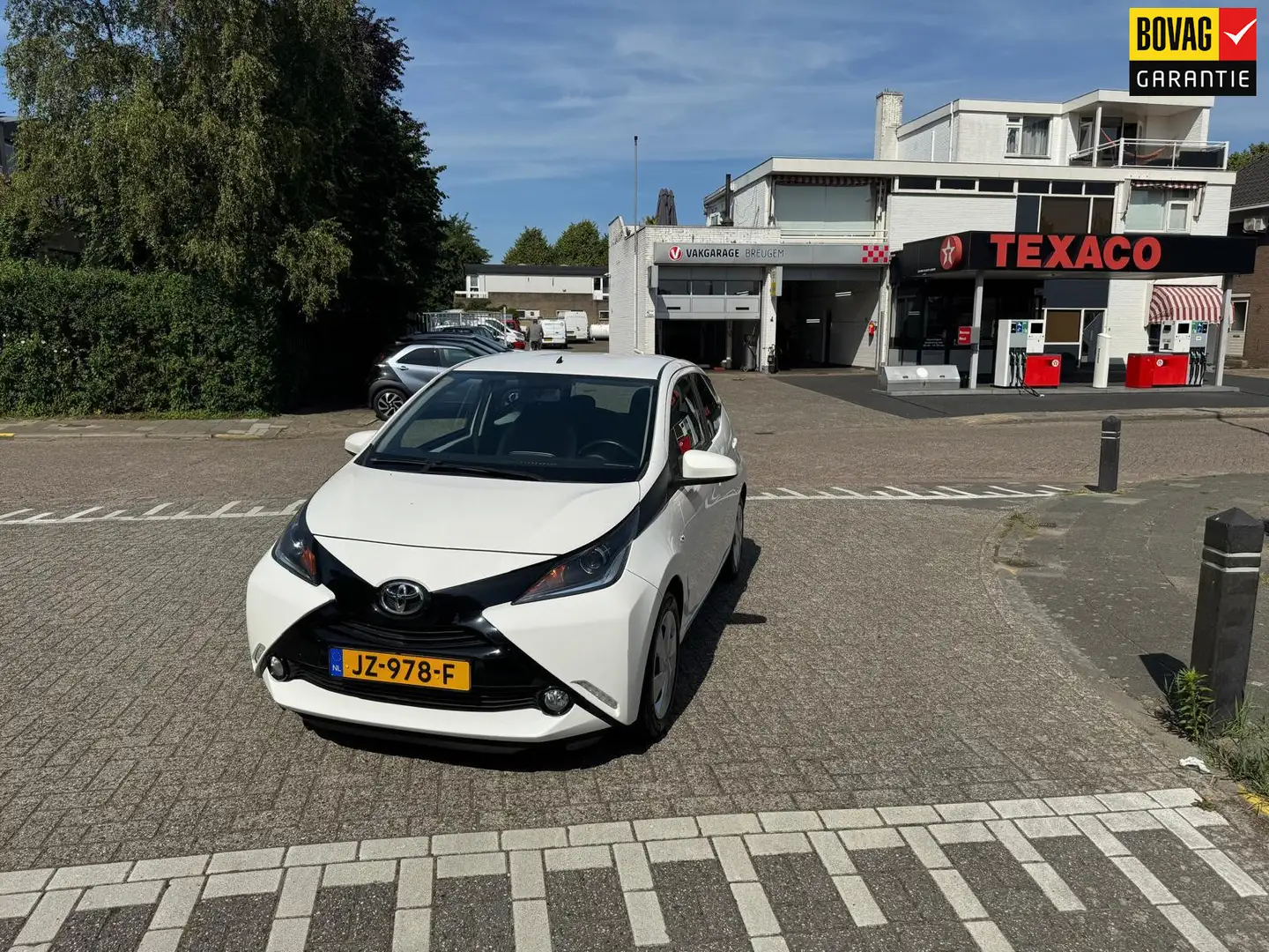 Toyota Aygo 1.0 VVT-i x-play Wit - 1