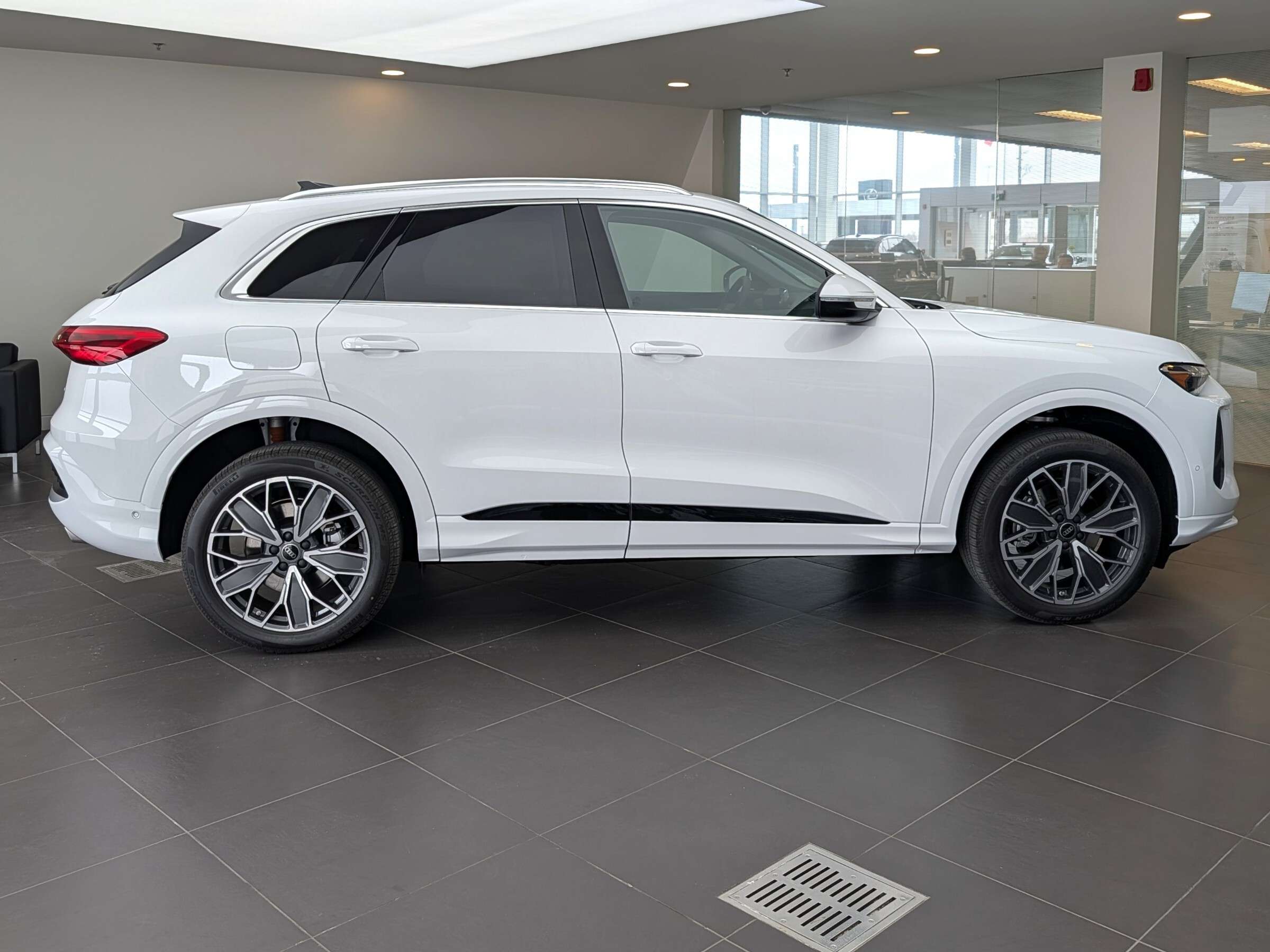 2026 Audi Q5 2.0T Progressiv alt 2