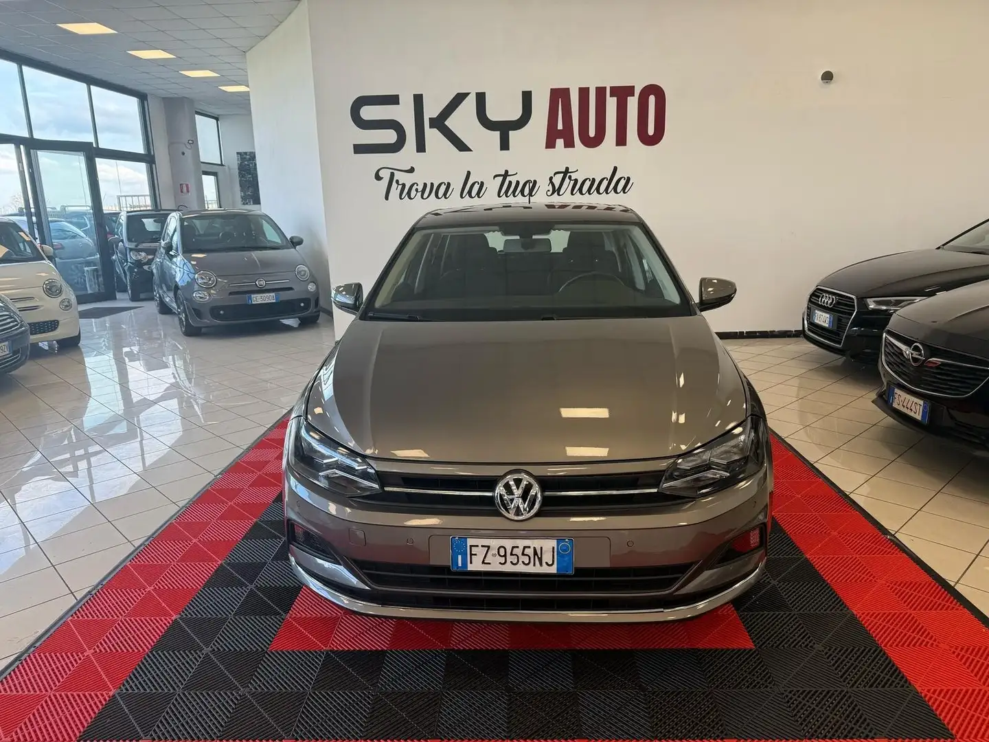 Volkswagen Polo 1.0 TSI 5p. Comfortline BlueMotion Technology Gris - 1