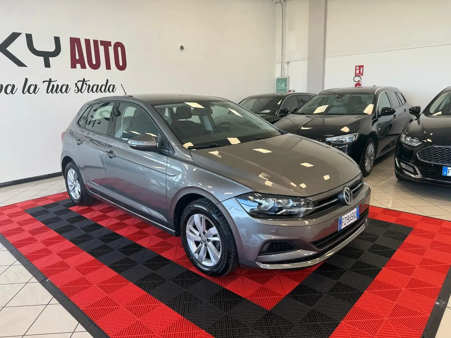 Volkswagen Polo 1.0 TSI 5p. Comfortline BlueMotion Technology Gris - 2