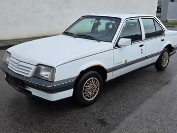Ascona Exclusive 1,6 i