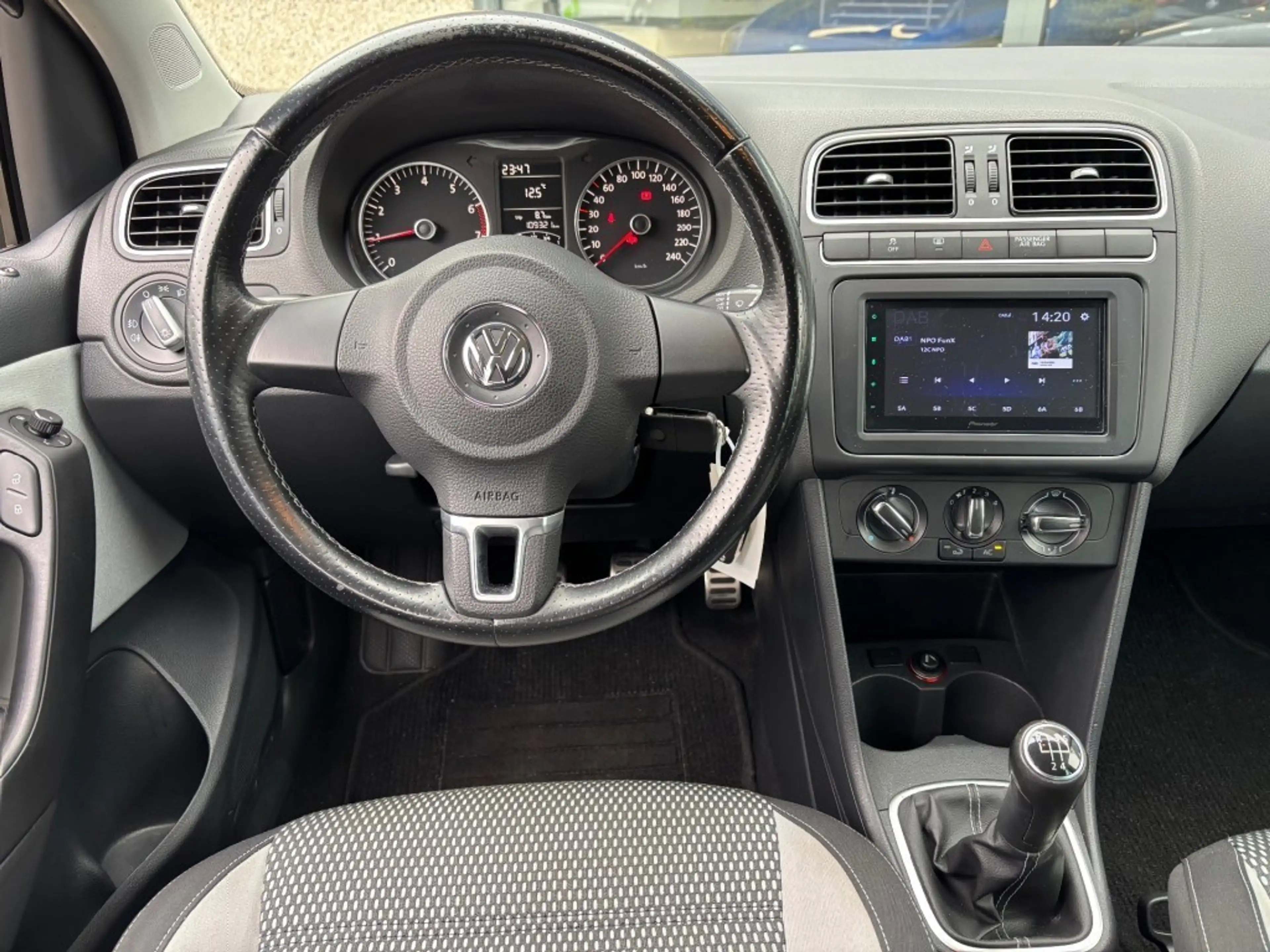 Volkswagen Polo Cross Cross 1.2-12V Bluemotion Comfortline — photo 10