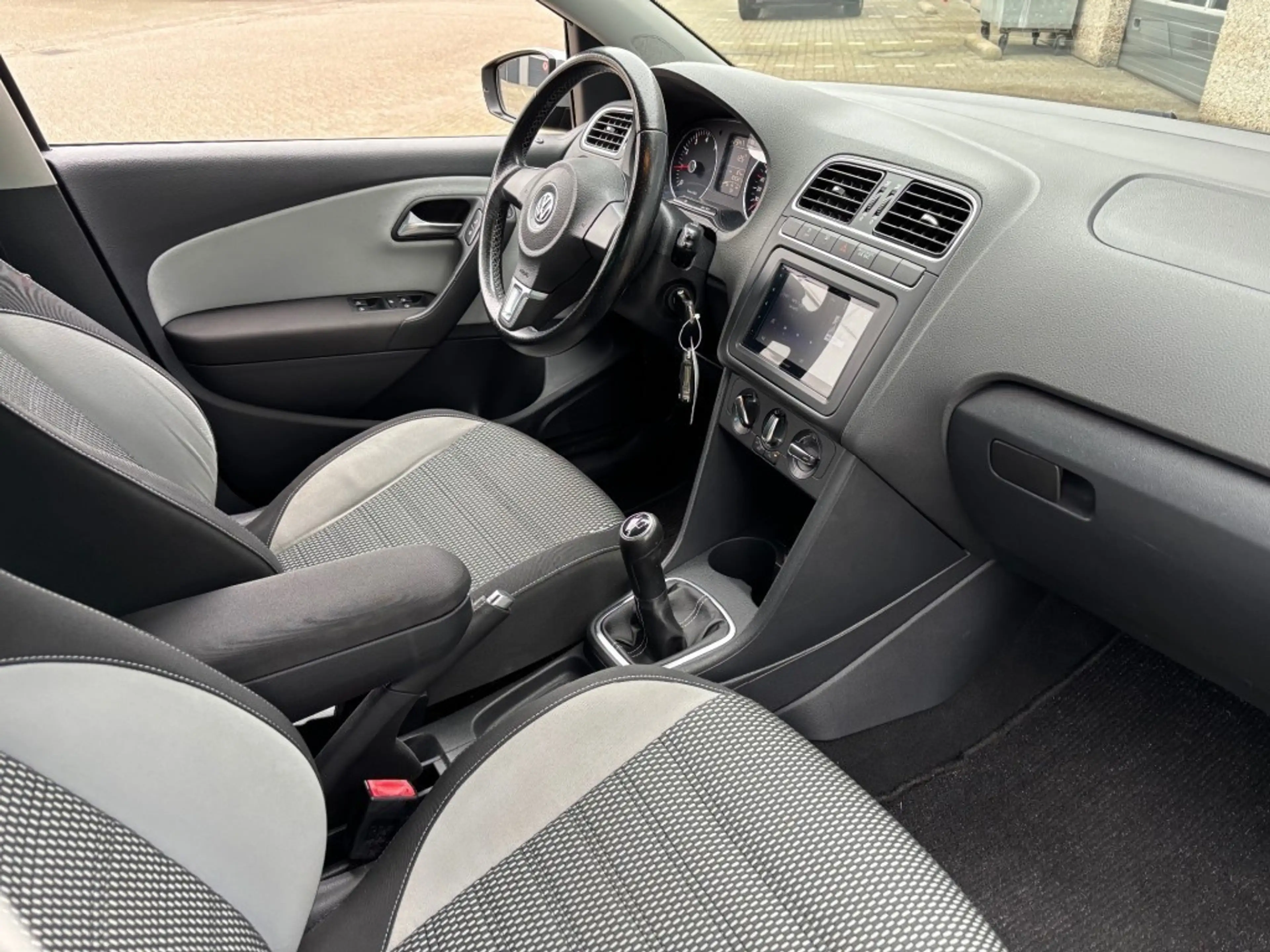 Volkswagen Polo Cross Cross 1.2-12V Bluemotion Comfortline — photo 8