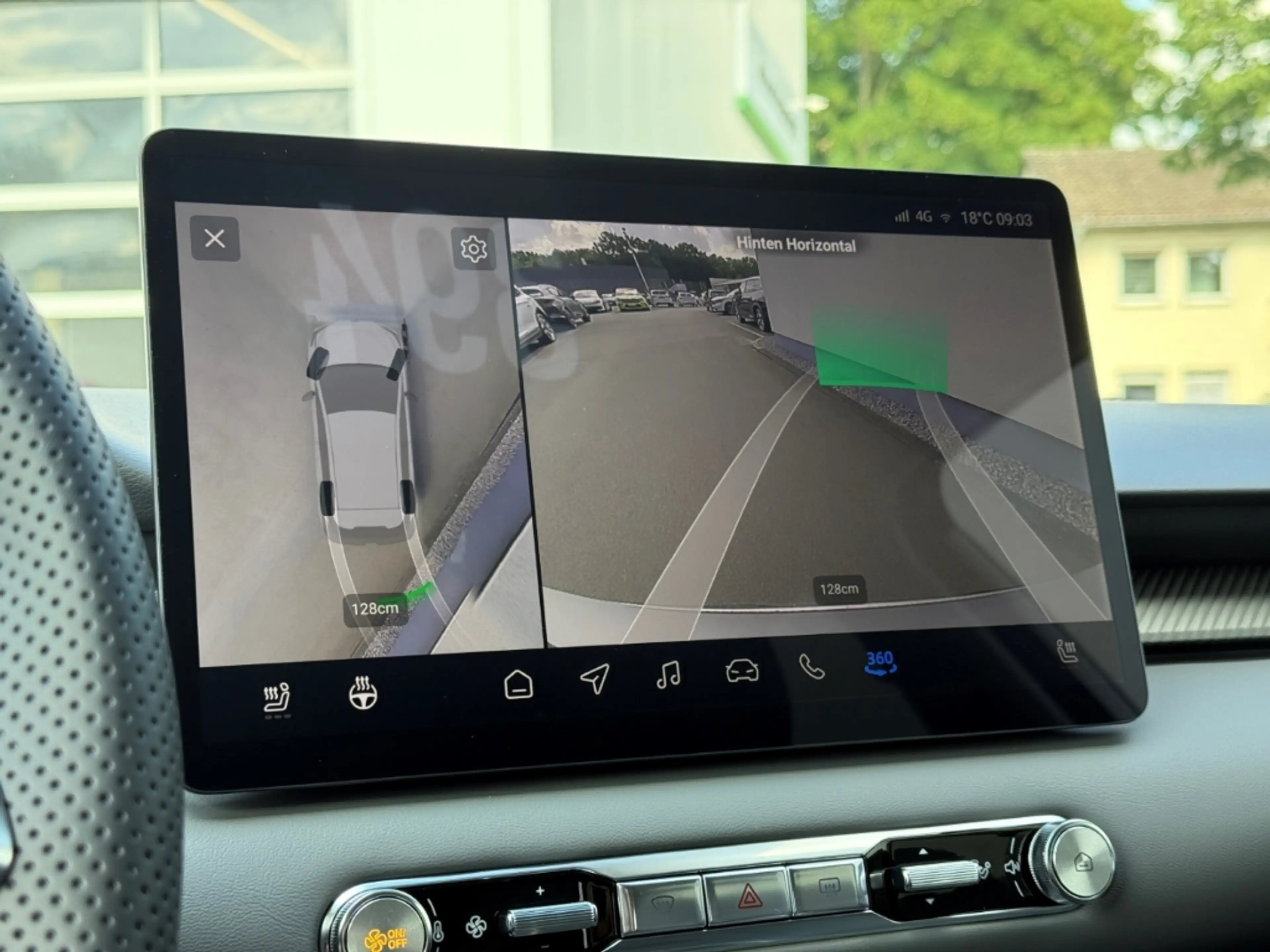 MG MG4 Premium - 64kW LED CarPlay Shz Shz Klima DAB Alu — photo 13