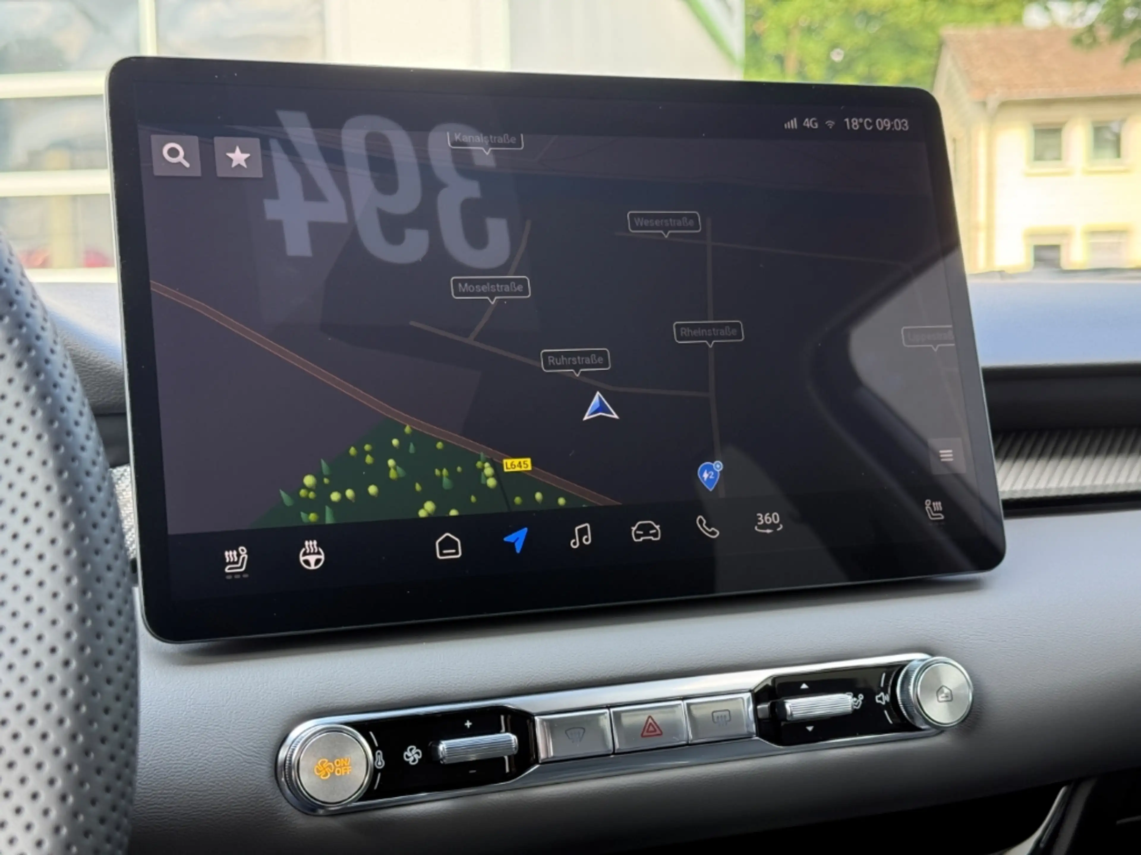 MG MG4 Premium - 64kW LED CarPlay Shz Shz Klima DAB Alu — photo 14