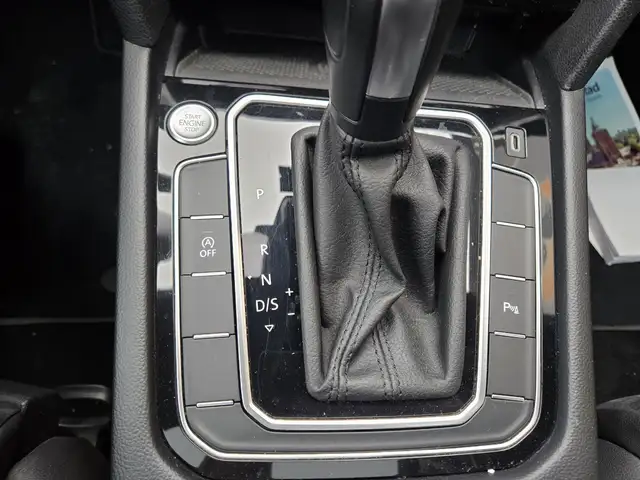 Volkswagen Passat view 18