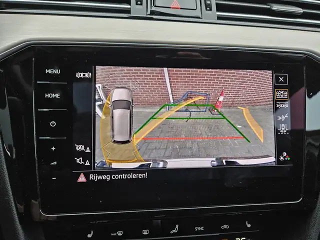 Volkswagen Passat view 25