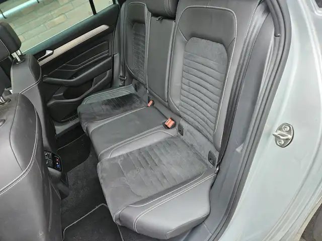 Volkswagen Passat view 24