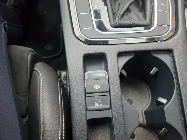 Volkswagen Passat view 20