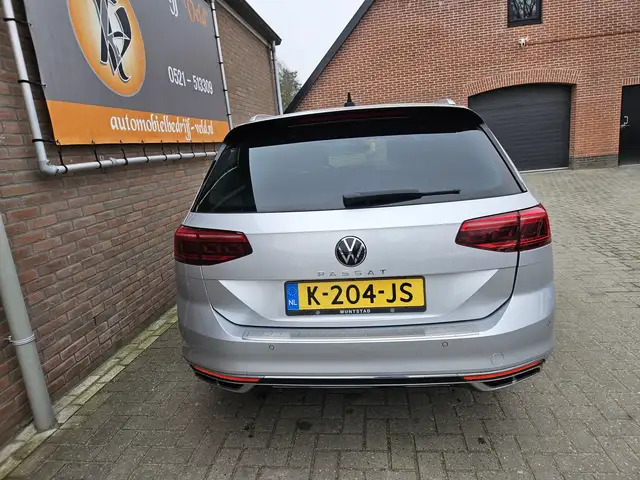 Volkswagen Passat view 27