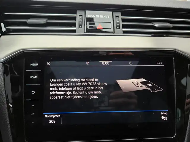 Volkswagen Passat view 11
