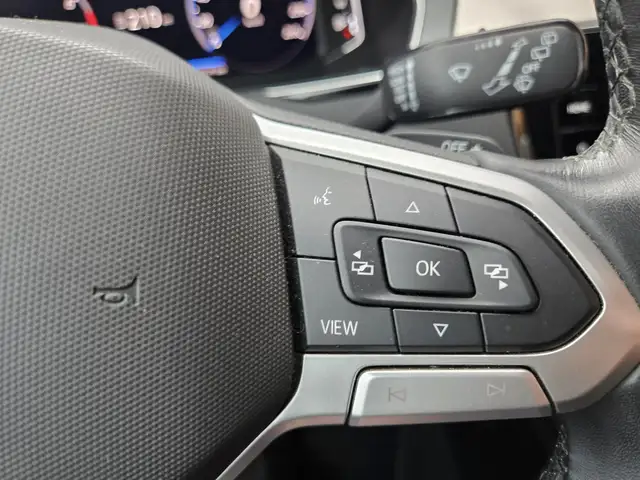 Volkswagen Passat view 22