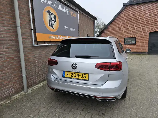 Volkswagen Passat view 26