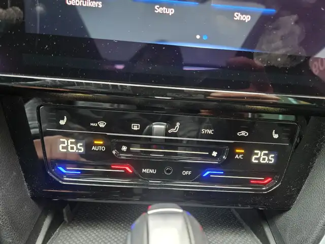 Volkswagen Passat view 17