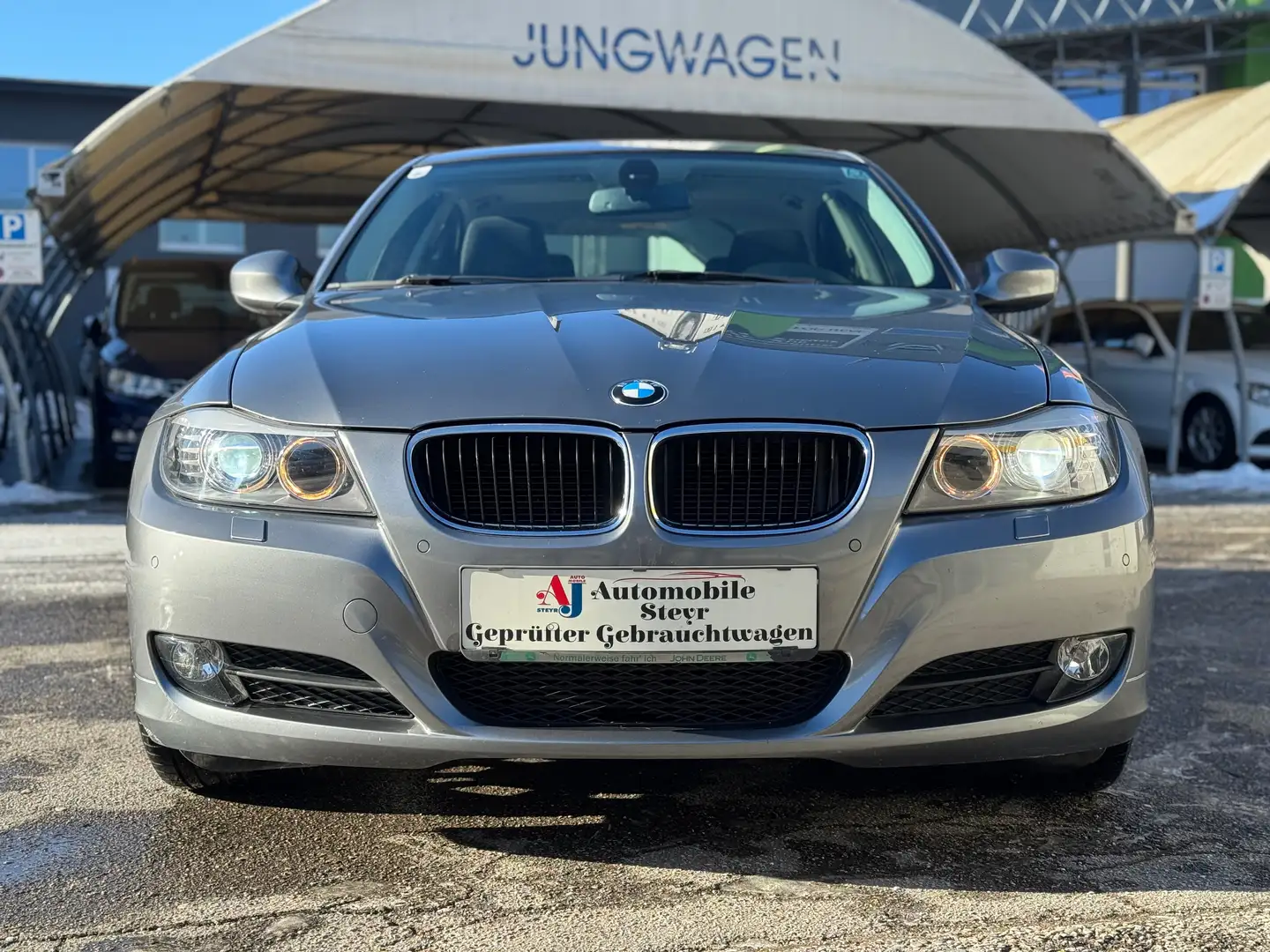 BMW 318 d Advantage+Navi+Xenon+ Parksensor vorne & hinten Grau - 2
