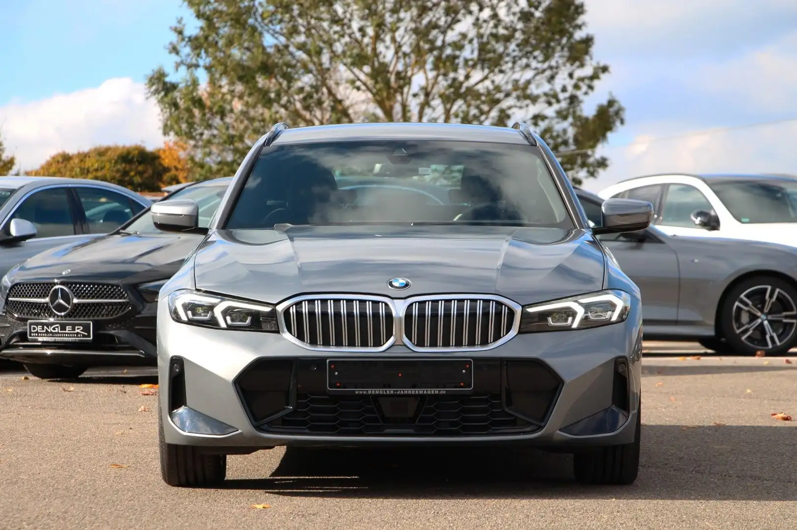 BMW 330 i Touring xDrive M Sport shadow line Grau - 2