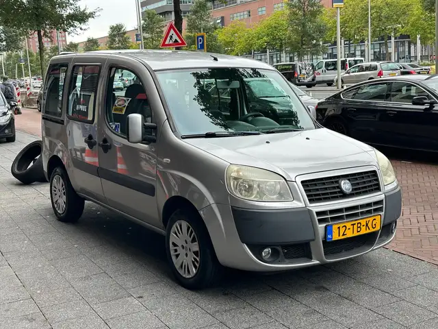 Fiat Doblo view 4