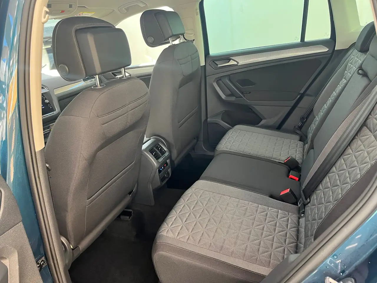 Volkswagen Tiguan II 2022 2.0 tdi Life 150cv dsg, миниатюра 13