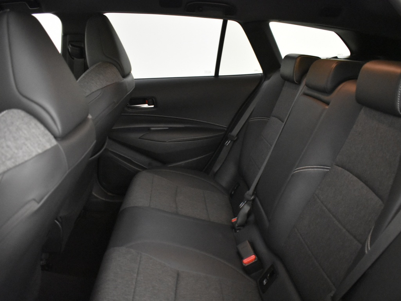 Toyota Corolla Touring Sports 1.8 Hybrid Business Plus | Carplay — photo 17