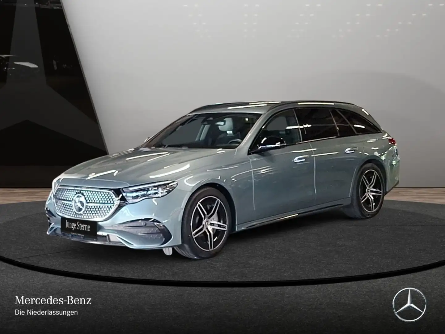 Mercedes-Benz E 300 de T AMG 360° Distr. Night Spurhalt-Ass PTS Plateado - 2