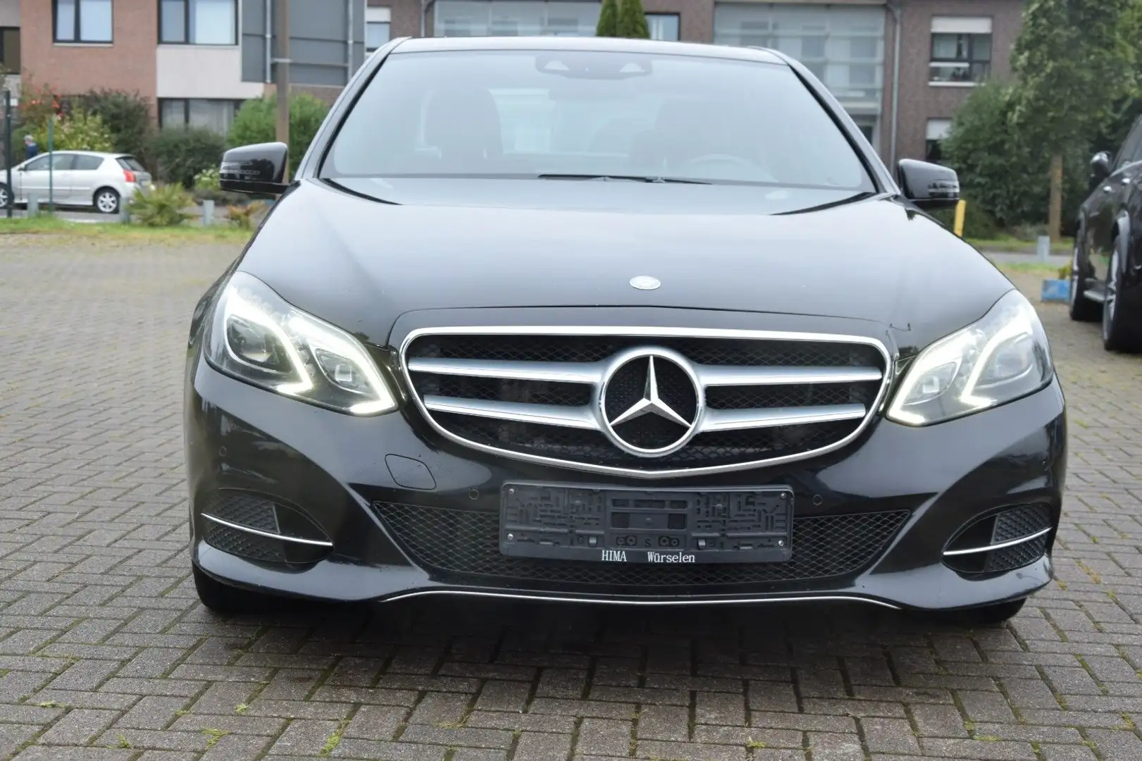Mercedes-Benz E 350 BlueTEC 4-Matic*Navi*SSD*Standheizung*TV* Noir - 2