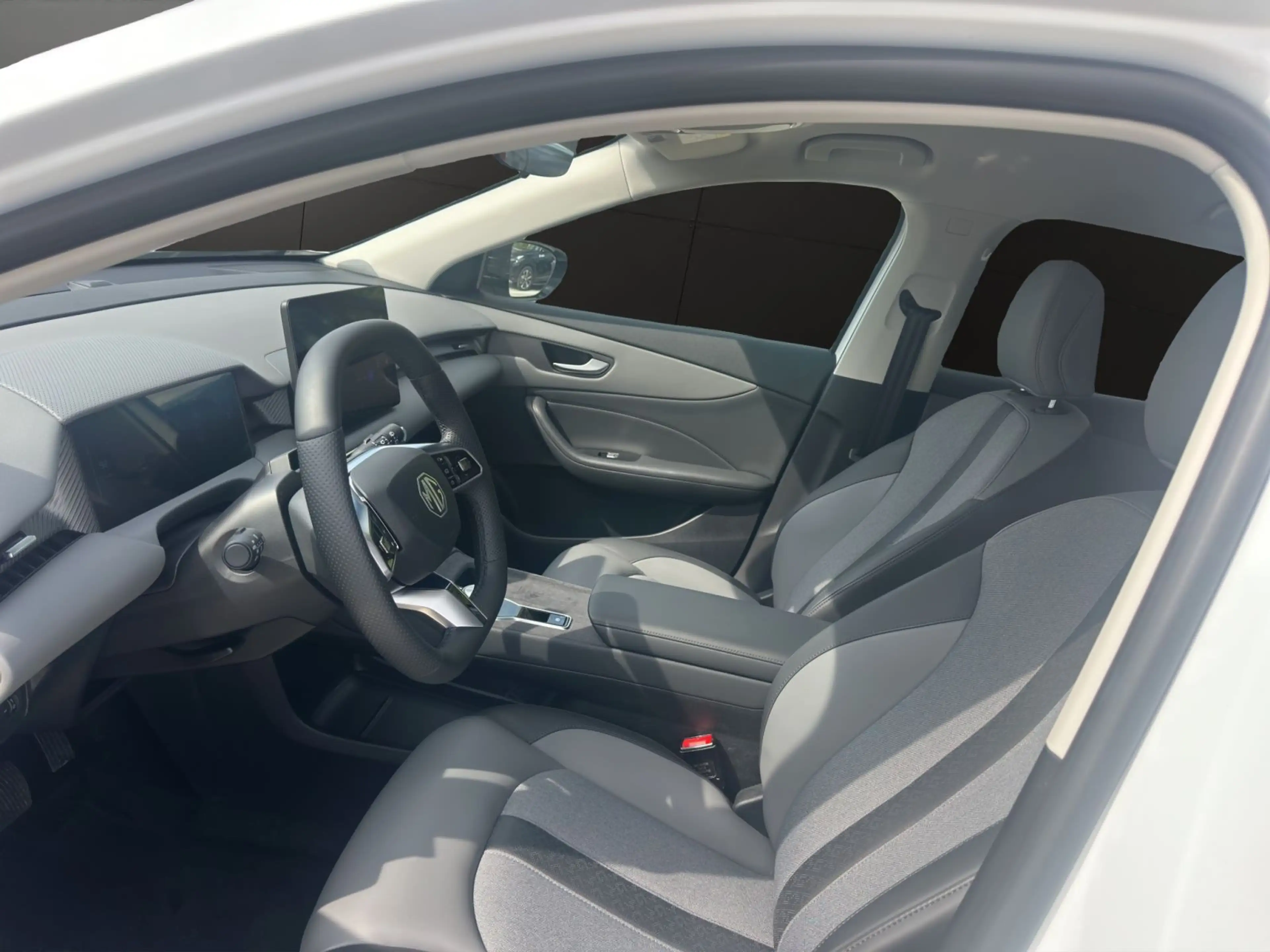 MG MGS5 EV Luxury Long Range 64 kWh — photo 5