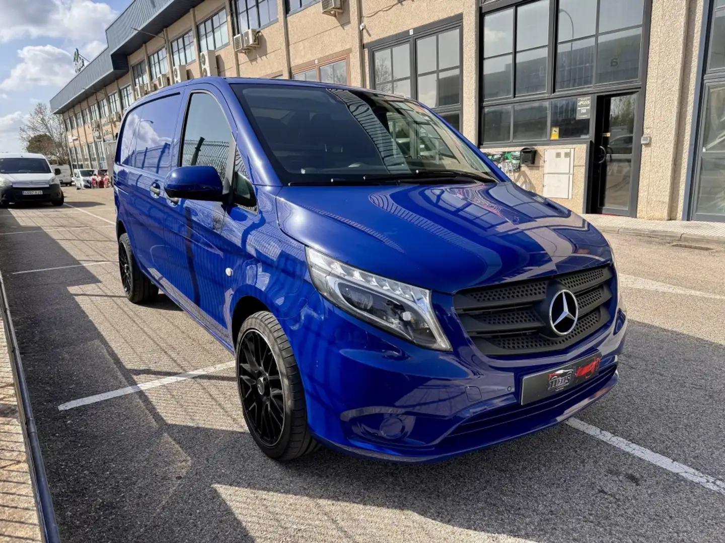 Mercedes-Benz Vito Furgón 119 CDI Compacta Aut. Bleu - 2