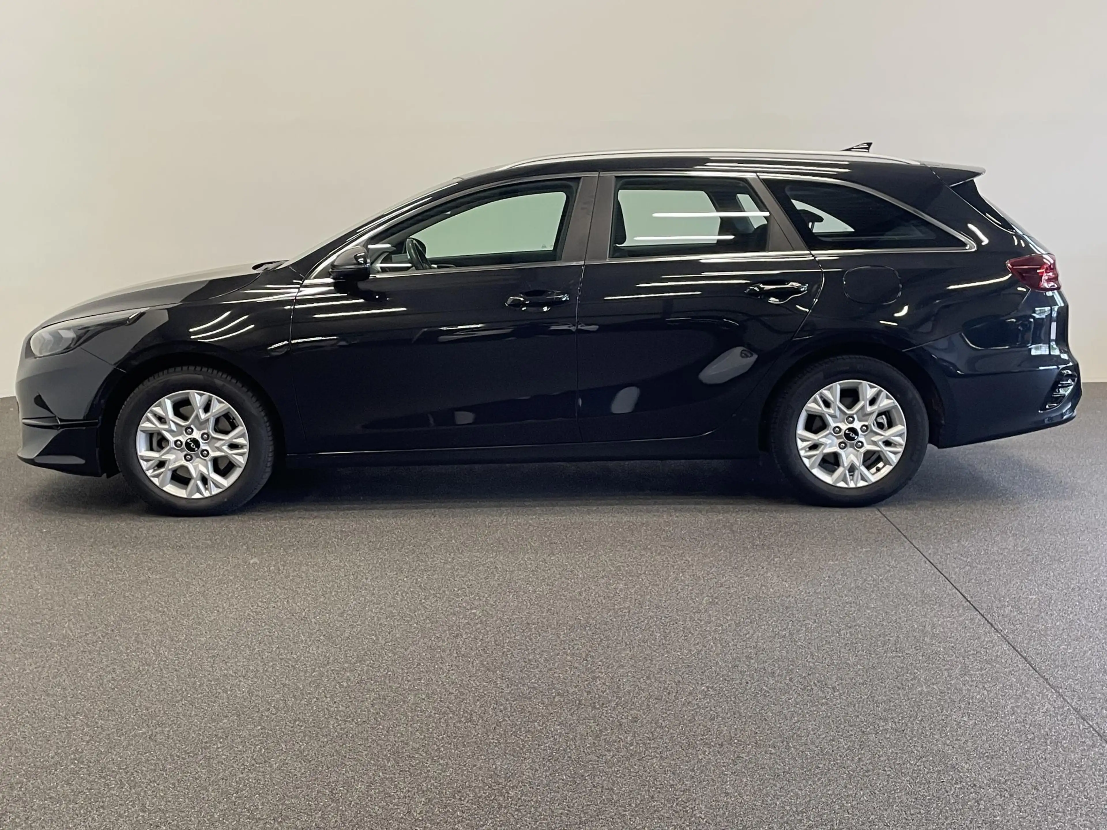 Kia Ceed SW / cee'd SW Sportswagon 1.0 T-GDi 120pk DynamicLine Climate Co — photo 8