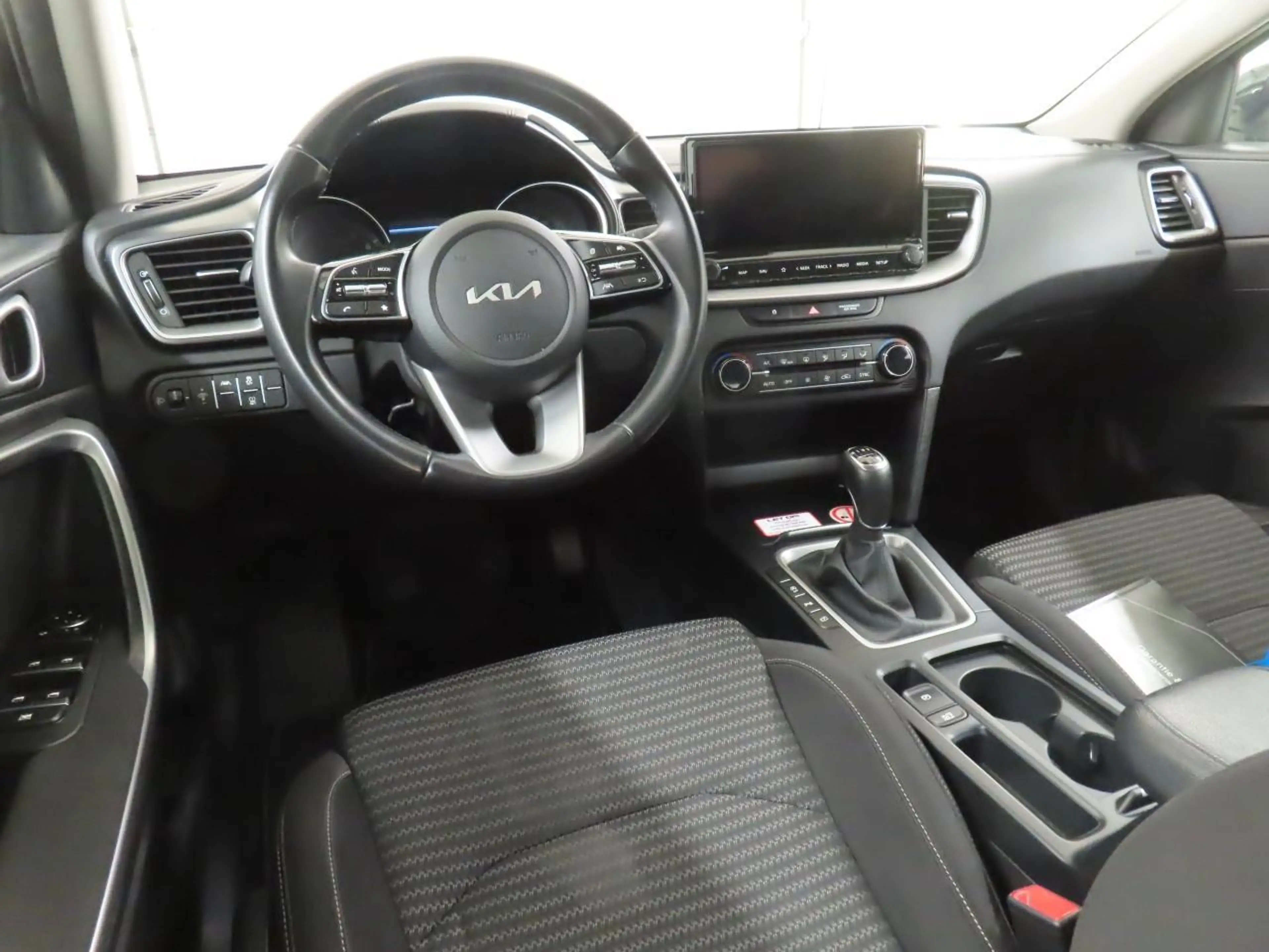 Kia Ceed SW / cee'd SW Sportswagon 1.0 T-GDi 120pk DynamicLine Climate Co — photo 12