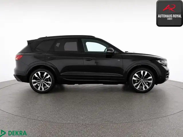 Volkswagen Touareg view 6