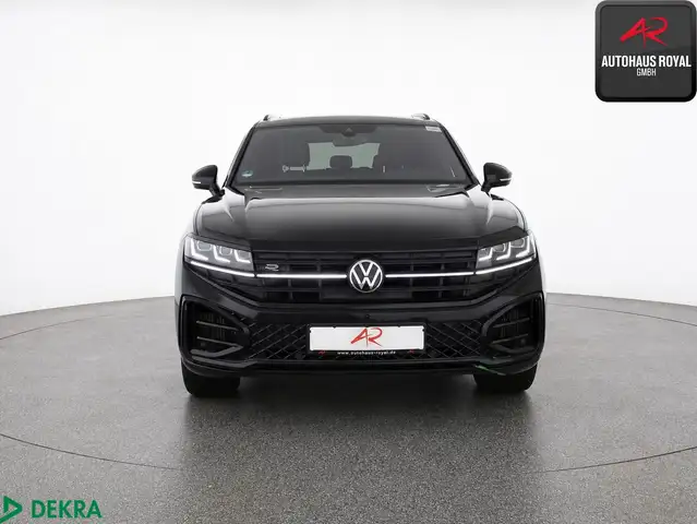 Volkswagen Touareg view 8