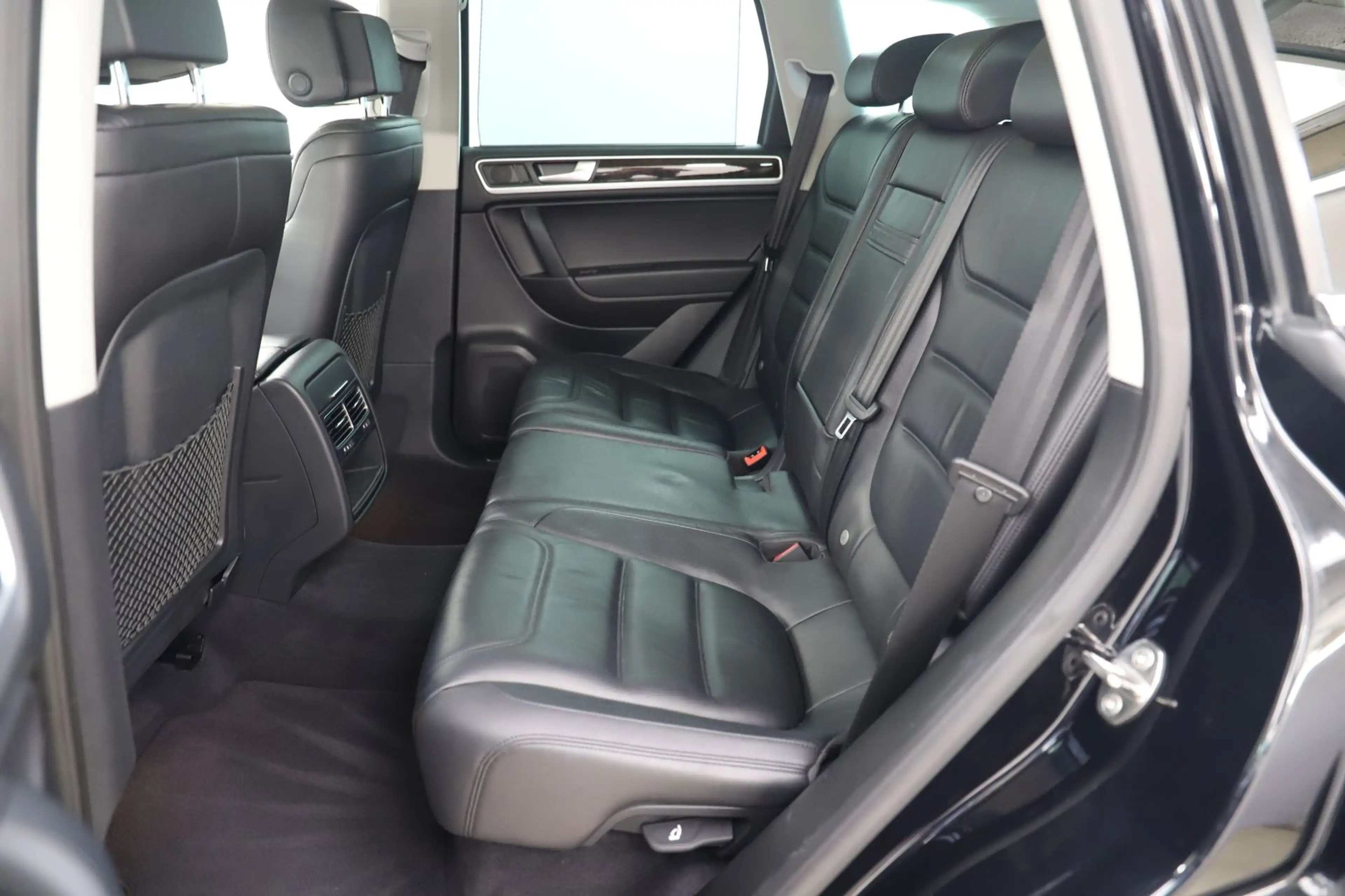 Volkswagen Touareg 3.0TDI V6 245PS 4M BMT R Line Pano 1Hand — photo 11