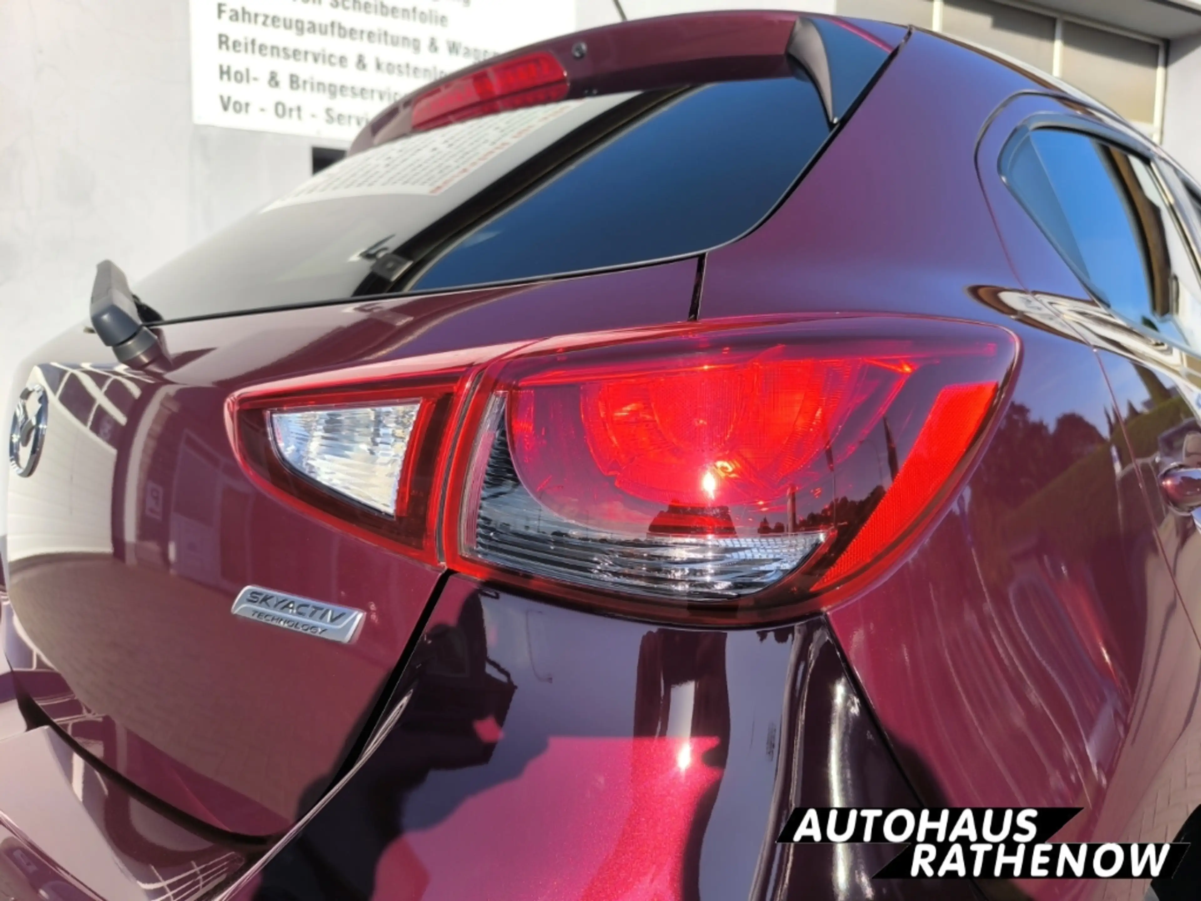 Mazda 2 Exclusive-Line Skyactiv-G Allwetter Klimaautomatik — photo 7