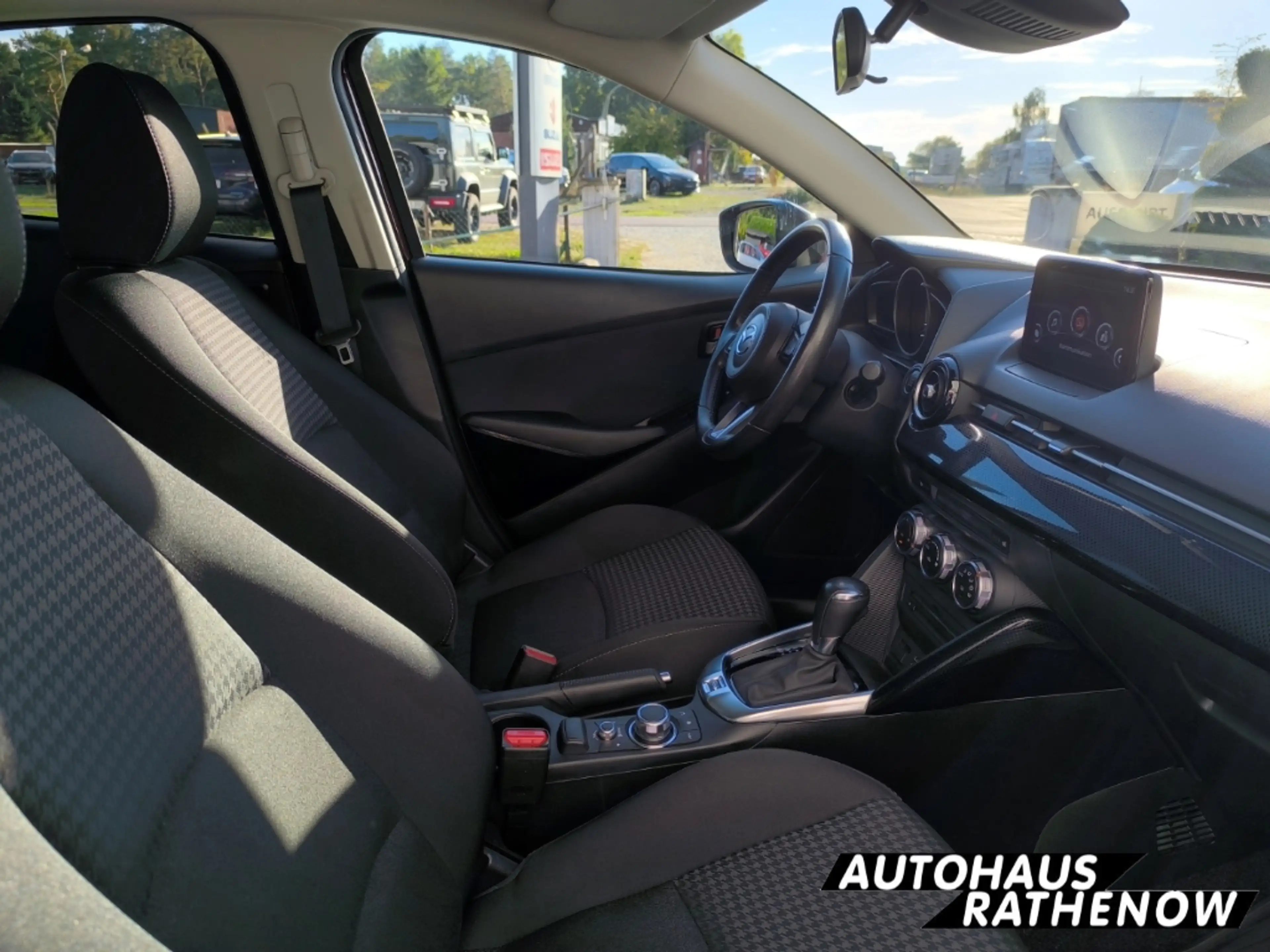 Mazda 2 Exclusive-Line Skyactiv-G Allwetter Klimaautomatik — photo 9