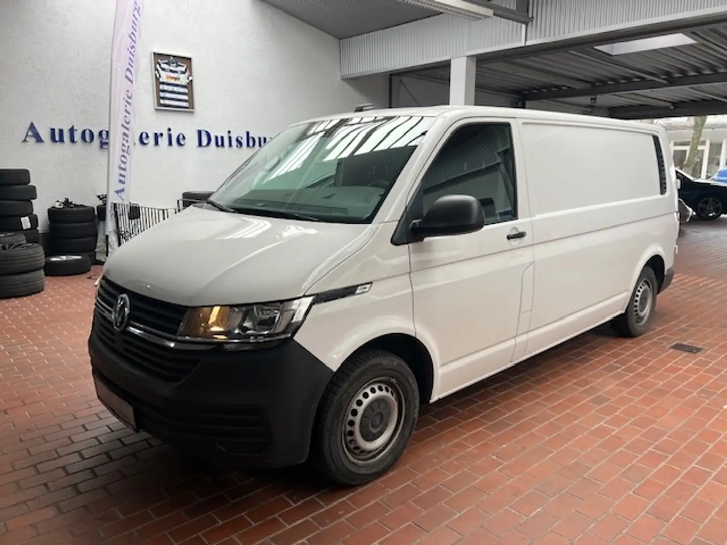 Volkswagen T6 Transporter EcoProfi lang AHK Werkstattwagen Navi 1.Hd Weiß - 1